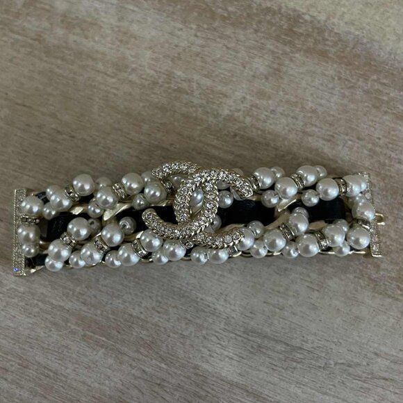 Chanel Pearl Hair Barrette - Picture 1 of 6